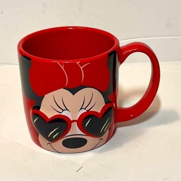 Disney Minnie Mouse Dimensional Red Mug XOXO Heart Kiss Love Coffee Tea Cocoa - Picture 1 of 3